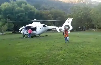 Trasladan a embarazada en helicóptero por complicaciones desde Santiago