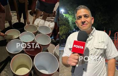 Activista ayuda a vecinos de García con pipas de agua