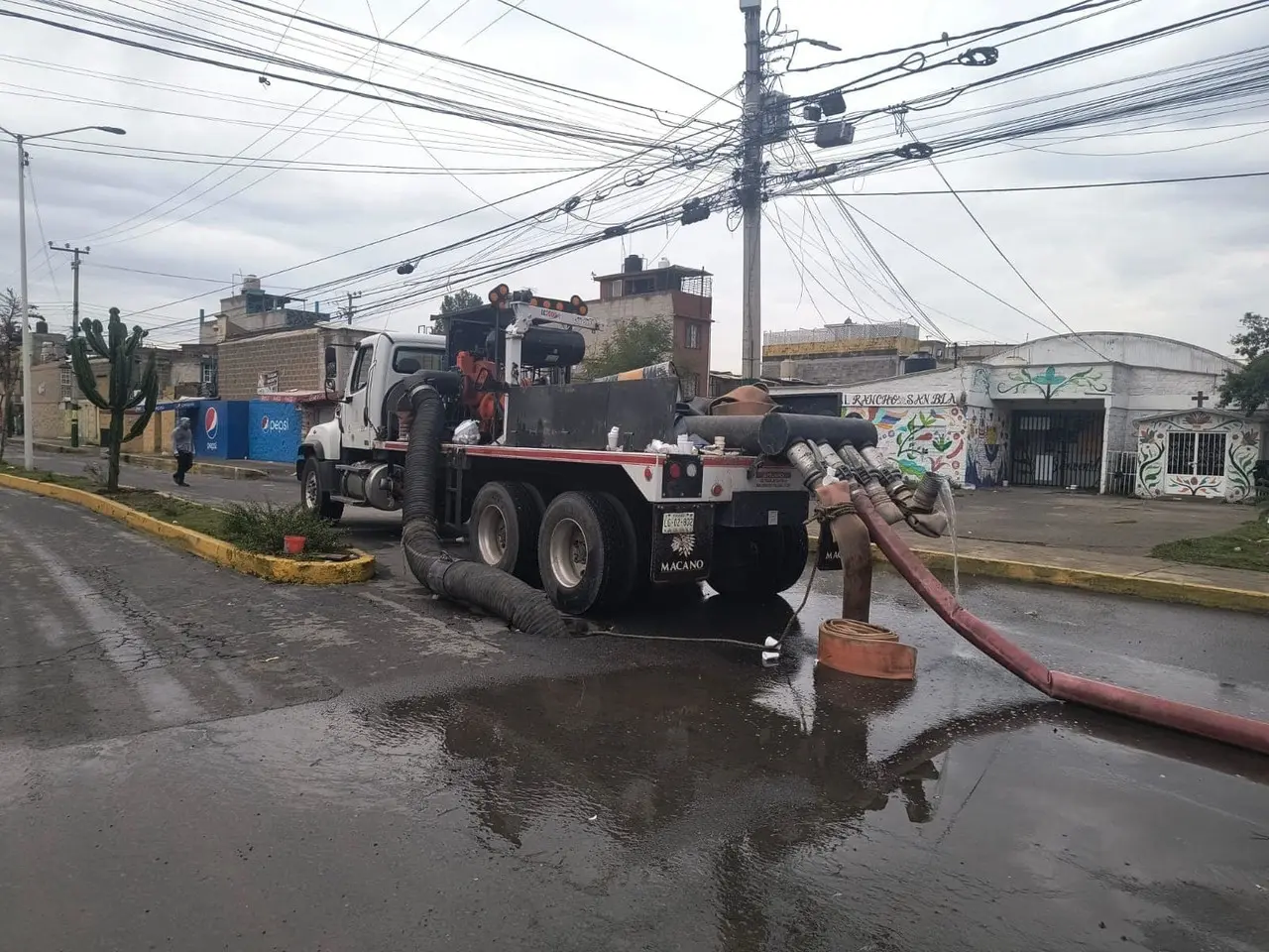 Controlan en 95 por ciento desbordamiento del Canal Arenal