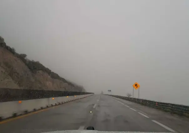Reportan condiciones resbaladizas en la autopista Saltillo-Monterrey