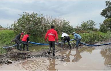 Avanza limpieza en municipios afectados por inundaciones en Edomex