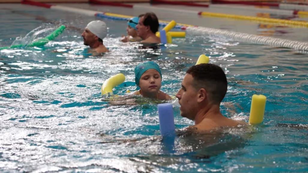 ¡Chapuzón para el calor! Alcaldía Iztapalapa ofrece clases de natación gratuitas