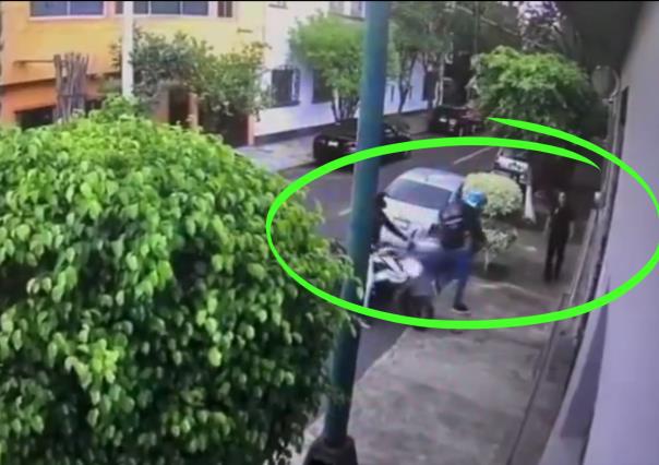 #VIDEO: ¡Ten cuidado! Asaltantes se hacen pasar por repartidores en Azcapotzalco