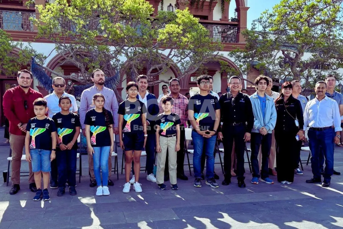 Jóvenes que representarán al estado en las olimpiadas de matemáticas. Foto: Ariel Zavaleta / POSTA BCS