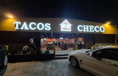 Se desploma parte del techo de Tacos Checo en Saltillo: varios lesionados