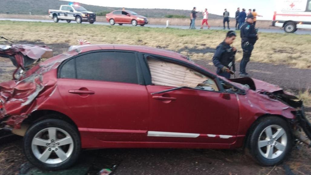 Sobrevive a la destrucción de su coche en la autopista a Gómez Palacio