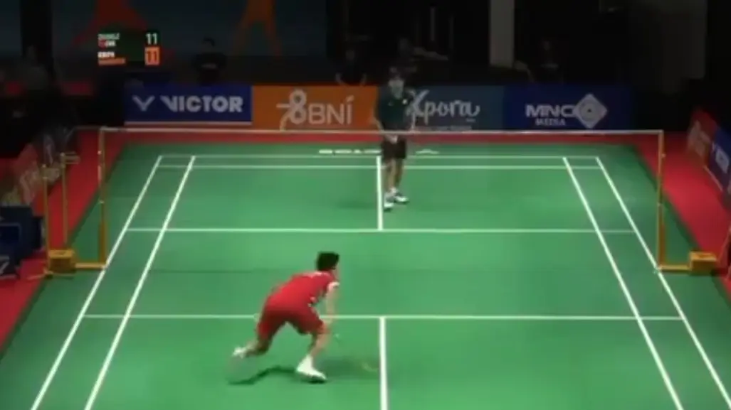 Zhang Zhijie, promesa del bádminton de 17 años, muere en plena cancha (VIDEO)