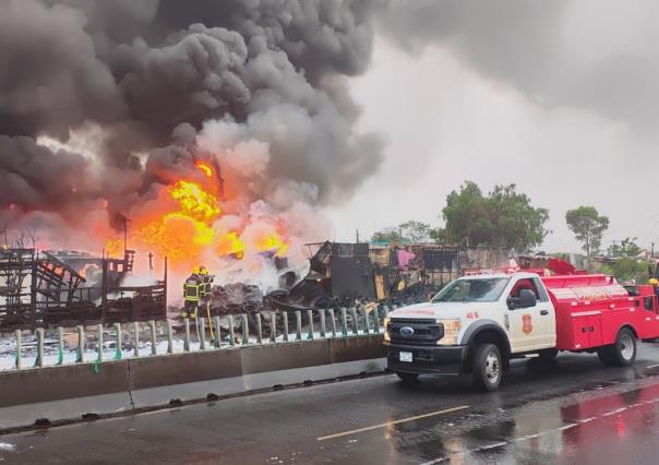 Fuerte incendio consume viviendas en Nezahualcóyotl (VIDEO)