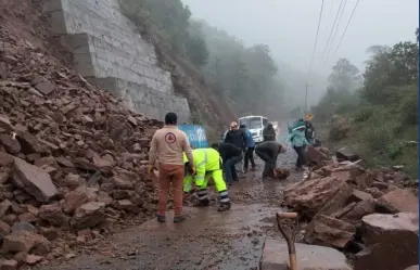 Lluvias provocan desgajamientos y caminos bloqueados en Guanajuato