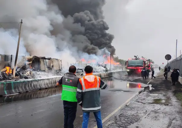 Incendio a espaldas del AICM; supuesto huachicol sería la causa