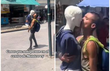 ¡Un nuevo personaje! Captan a sujeto besando a un maniquí en Monterrey (VIDEO)