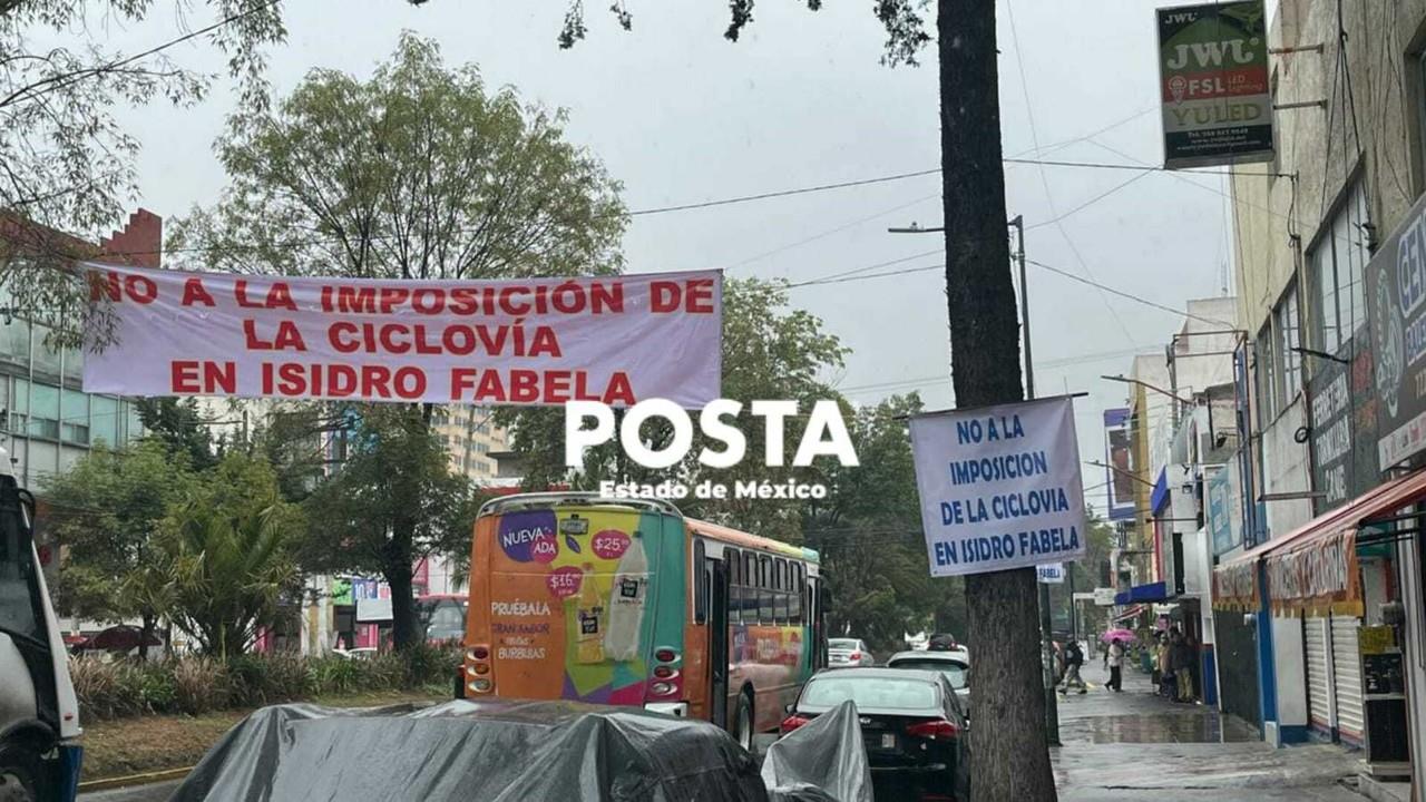 Los comerciantes aledaños a la zona donde se construirá la ciclovía rechazan el proyecto con el argumento de que registrarán pérdidas en sus ventas. Foto: Alberto Dzib