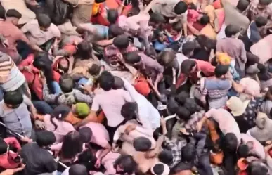 Estampida deja más de 100 muertos en acto religioso en la India