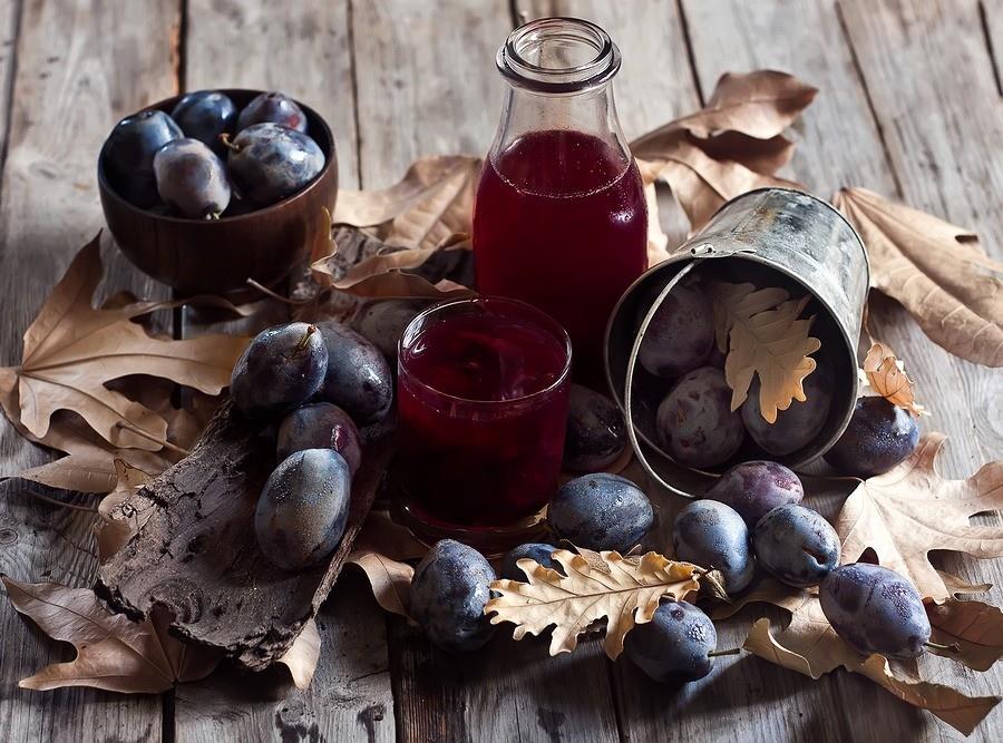 La bebida liviana y frutal que ayuda contra el estreñimiento