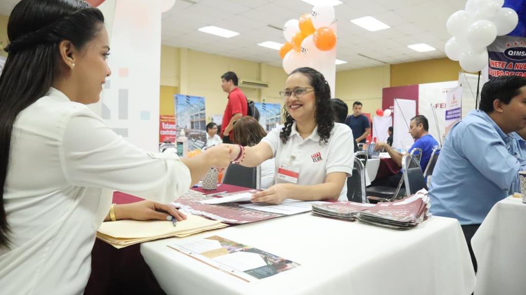 Más de 600 vacantes se ofrecieron hoy en feria de empleo en Victoria