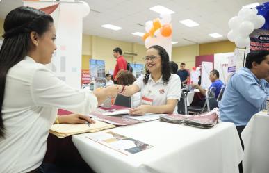 Más de 600 vacantes se ofrecieron hoy en feria de empleo en Victoria