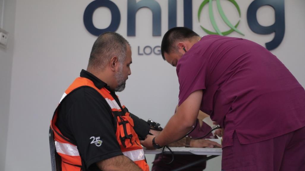 Llevan servicios médicos gratuitos a trabajadores de ONILOG en Nuevo Laredo