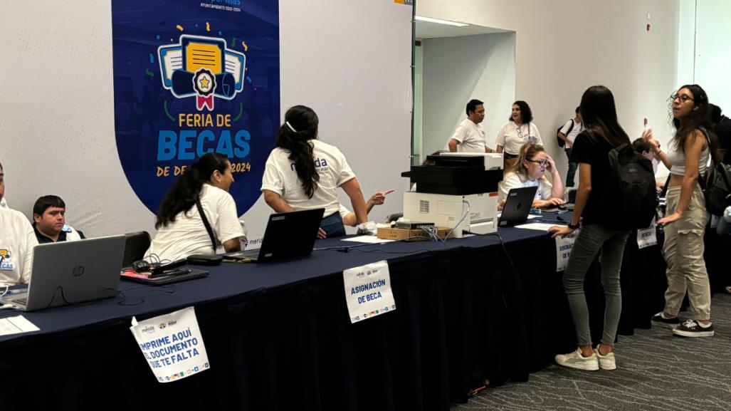 Realizan la Feria de las Becas para estudiantes de nivel medio y superior