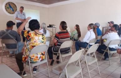 Imparten conferencia sobre Técnica de Fermentación del Nopal en Indé, Durango