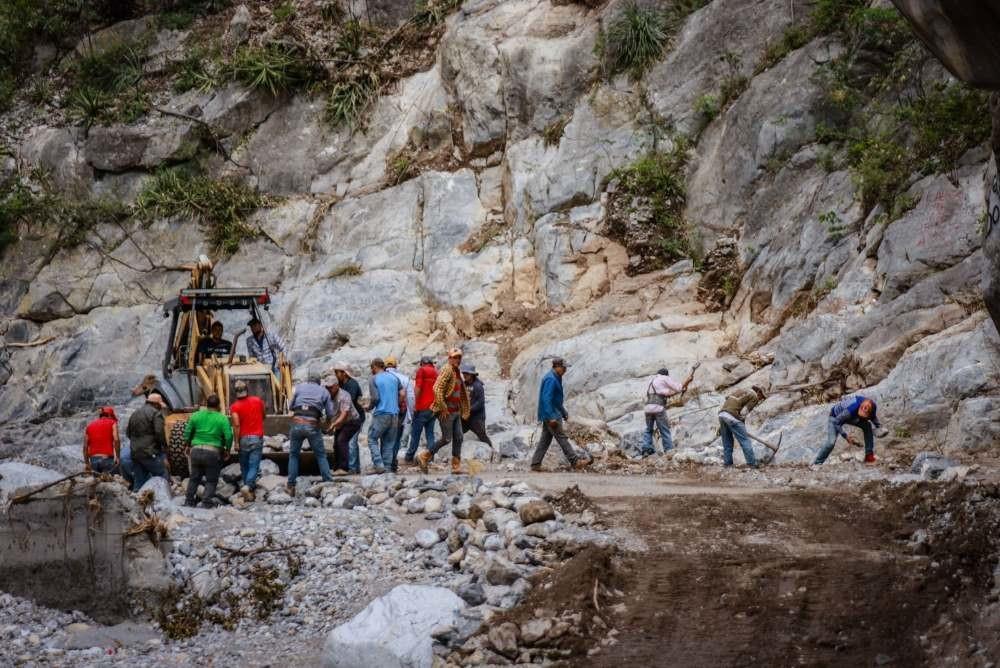 Reconexión de la Carretera a Laguna de Sánchez en la Sierra de Santiago. Foto. Gobierno de Santiago