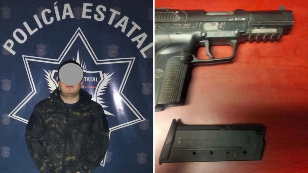 Traía un pistolón, y lo atraparon