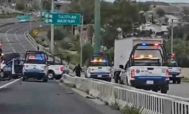 Tiroteo y persecución desatan alerta en la autopista Chamapa-Lechería