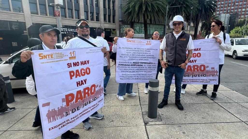 Marchan maestros de la SNTE por falta de pago desde hace dos años