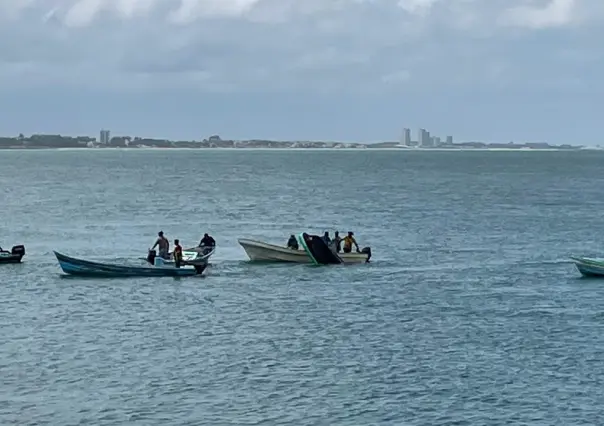 Naufragan pescadores en Playa Miramar; los rescataron y sobrevivieron