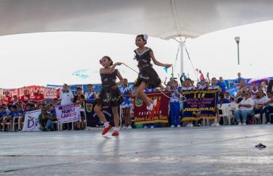 Destacadas estudiantes participan concurso estatal de rondas y salto de cueda