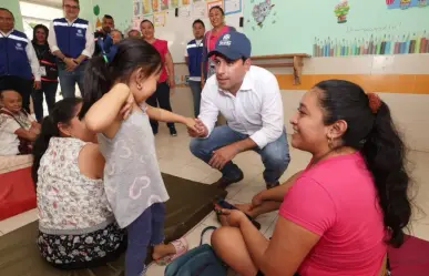 Mauricio Vila supervisa refugios temporales ante la llegada de Beryl a Yucatán