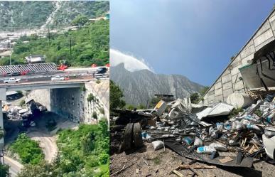 Así fue el momento en que tráiler cae de puente en autopista Saltillo-Monterrey