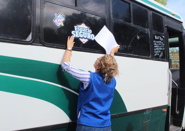 Capacitan a choferes de transporte público para protección de mujeres ante acoso