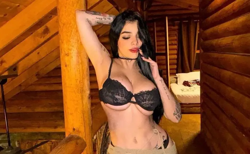 Karely Ruiz hace dinámica de dinero con seguidores y le bloquean sus cuentas Foto: Instagram