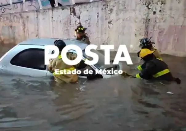 Rescatan a hombre atrapado en inundaciones en Tecámac (VIDEO)