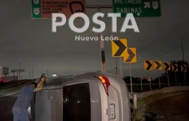 Vuelca auto en carretera Santa Rosa