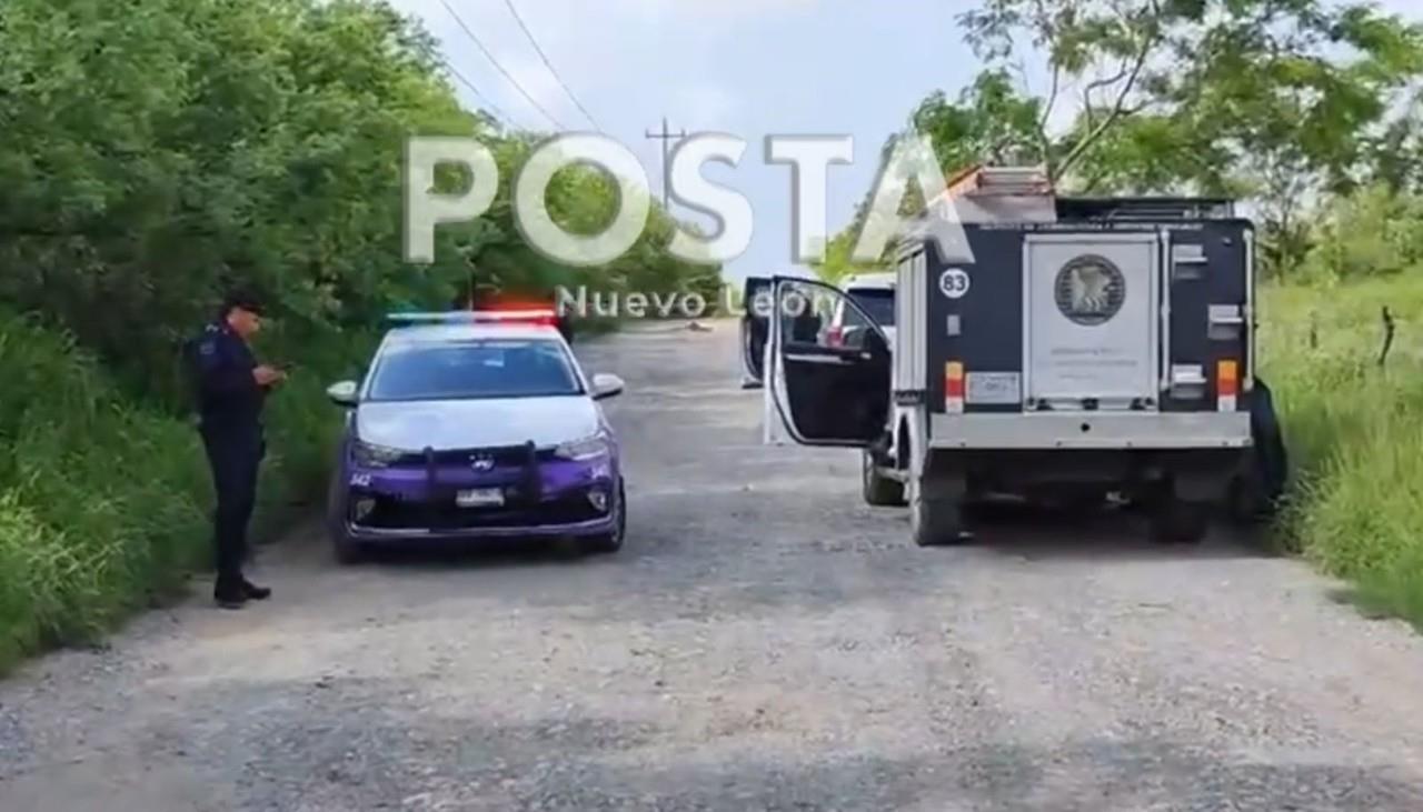 Policías de Cadereyta y de la Fiscalía General de Justicia de Nuevo León para comenzar las indagatorias. Foto: Raymundo Elizalde.