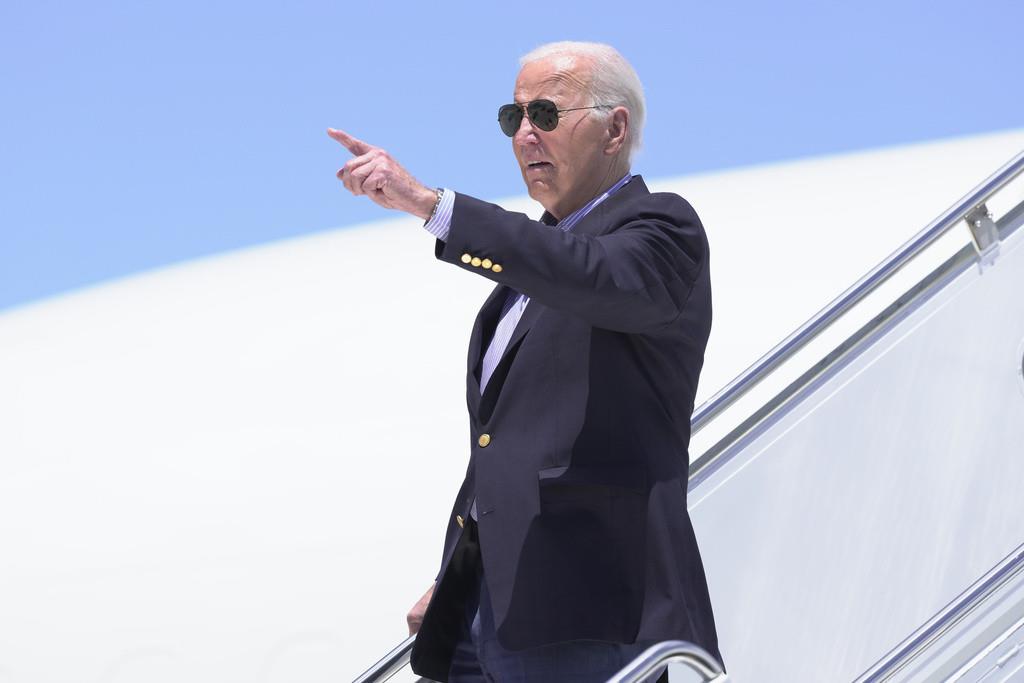 Biden asegura seguir en contienda presidencial 2024