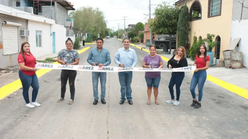 Paco Treviño cumple con obras de pavimentación en colonias de Juárez