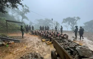 Rescatan a más de 40 personas secuestradas en una mina en Ecuador