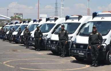 Entregan 25 camionetas de traslado para personas privadas de la libertad