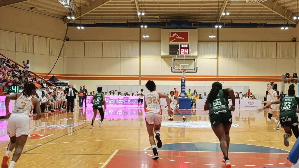 Basquetbol: Vence Correcaminos femenil a Santas del Potosí