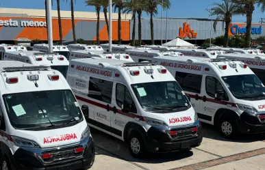 BCS recibe 25 ambulancias de última generación y más de 690 apoyos