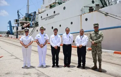 Entrega Marina buque a la UAT