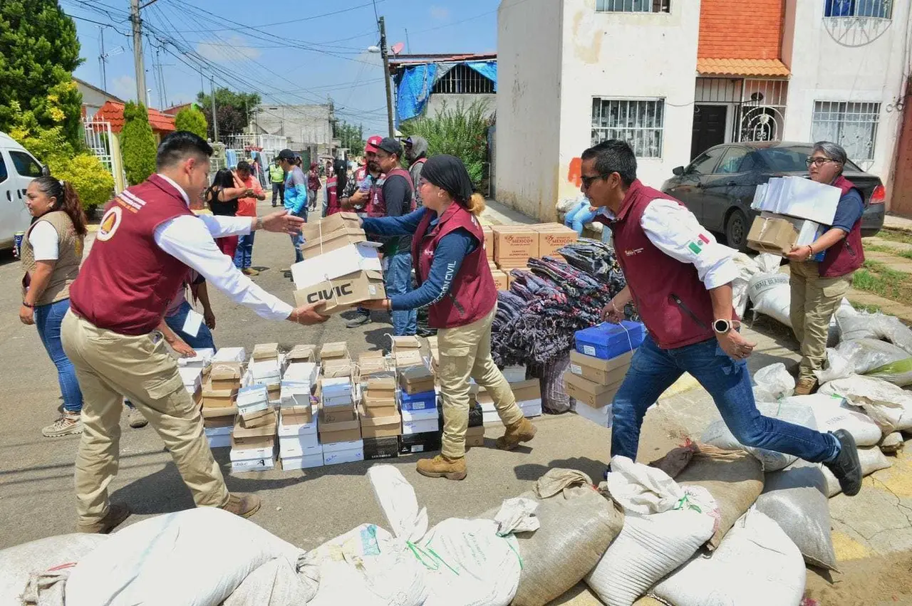 Chalco: Reciben apoyos afectados por inundaciones