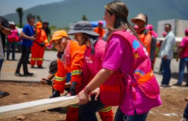 Martha Herrera supervisa construcción de primeras 10 viviendas de emergencia