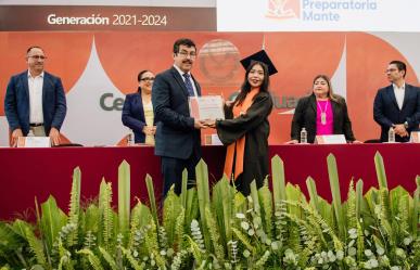 Egresan 310 estudiantes de la Preparatoria de la UAT en Mante