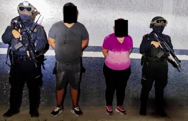 Fuerza Civil detiene a pareja con armas en colonia Laderas del Mirador