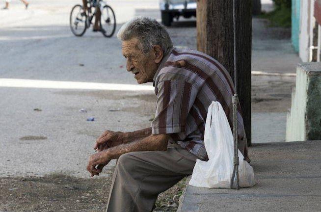 Abandonan abuelitos en hospital de Tampico