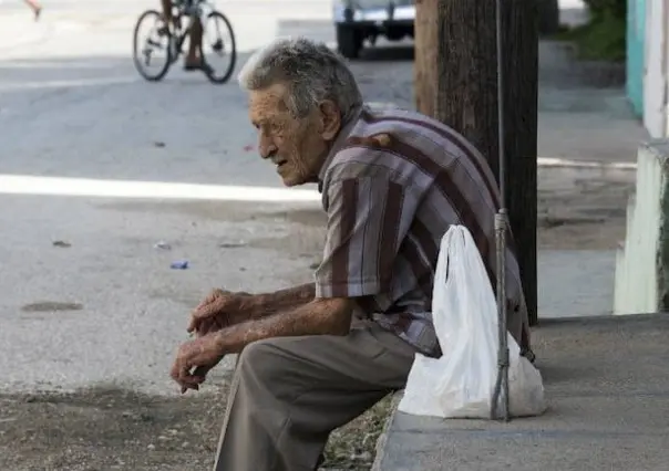 Abandonan abuelitos en hospital de Tampico