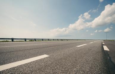 Cierran parcialmente circulación en carretera Saltillo-Torreón